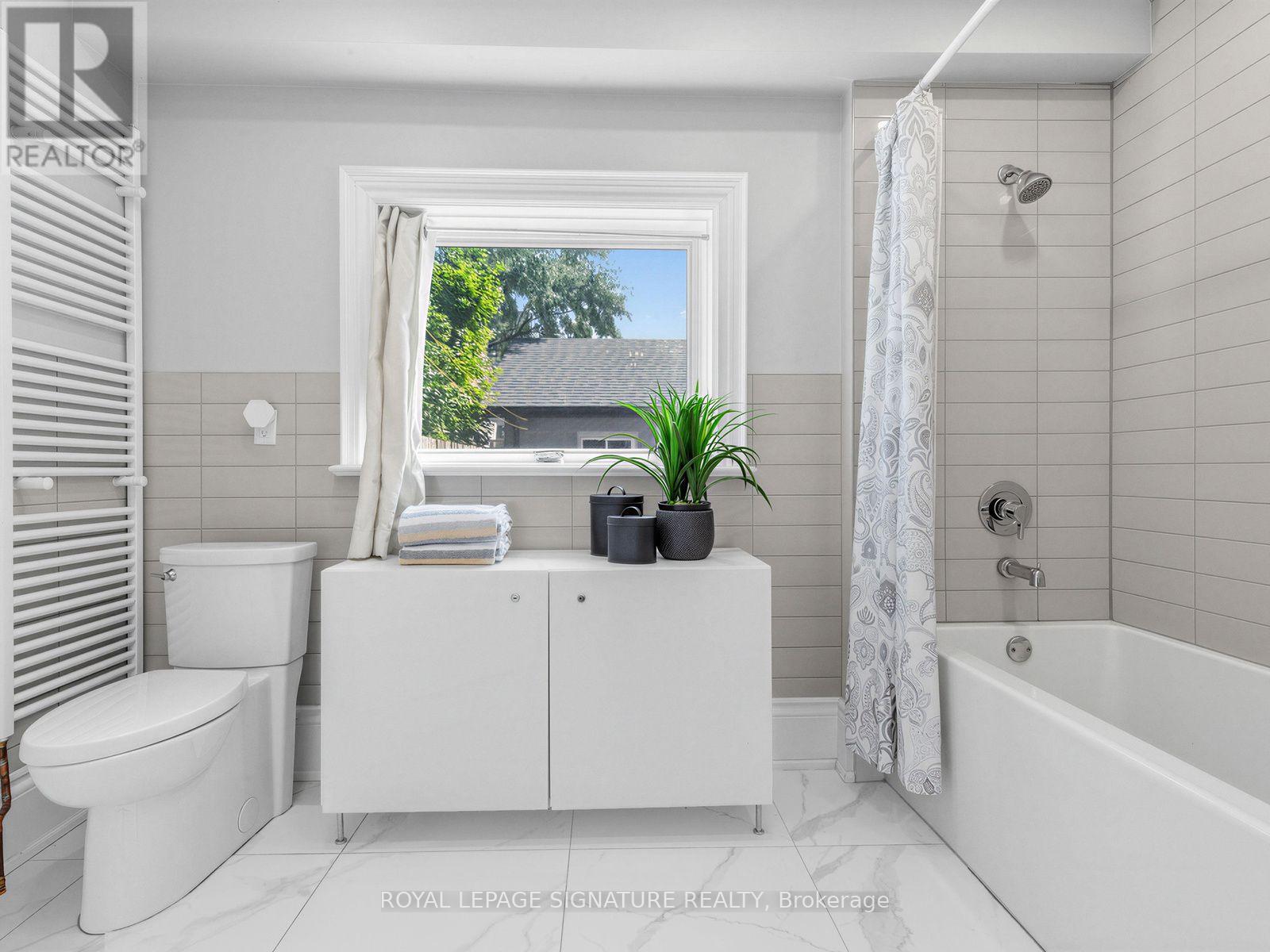 395 Shaw Street, Toronto, Ontario  M6J 2X4 - Photo 9 - C13645456