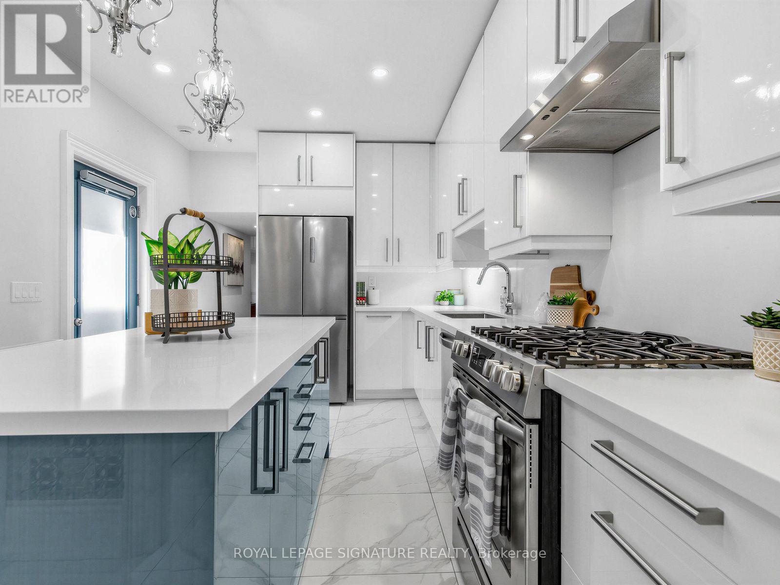 395 Shaw Street, Toronto, Ontario  M6J 2X4 - Photo 8 - C13645456