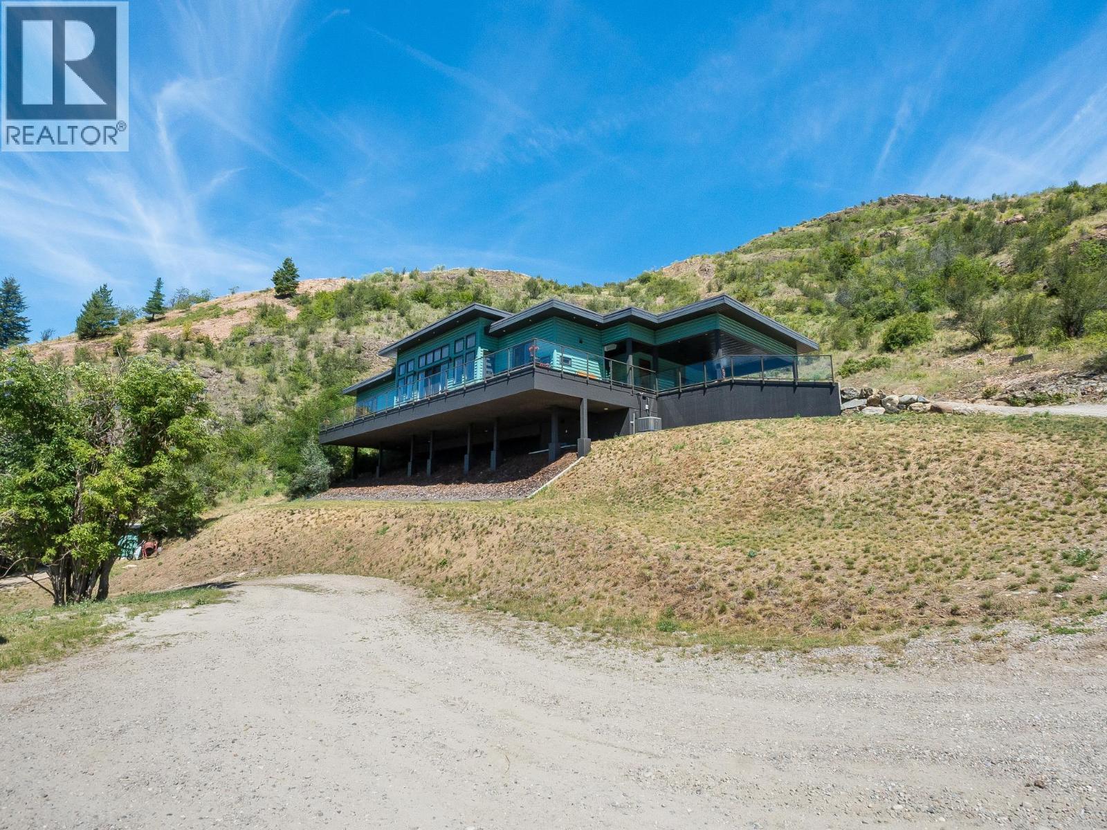 160 10th Avenue, Montrose, British Columbia  V0G 1P0 - Photo 81 - 10394364