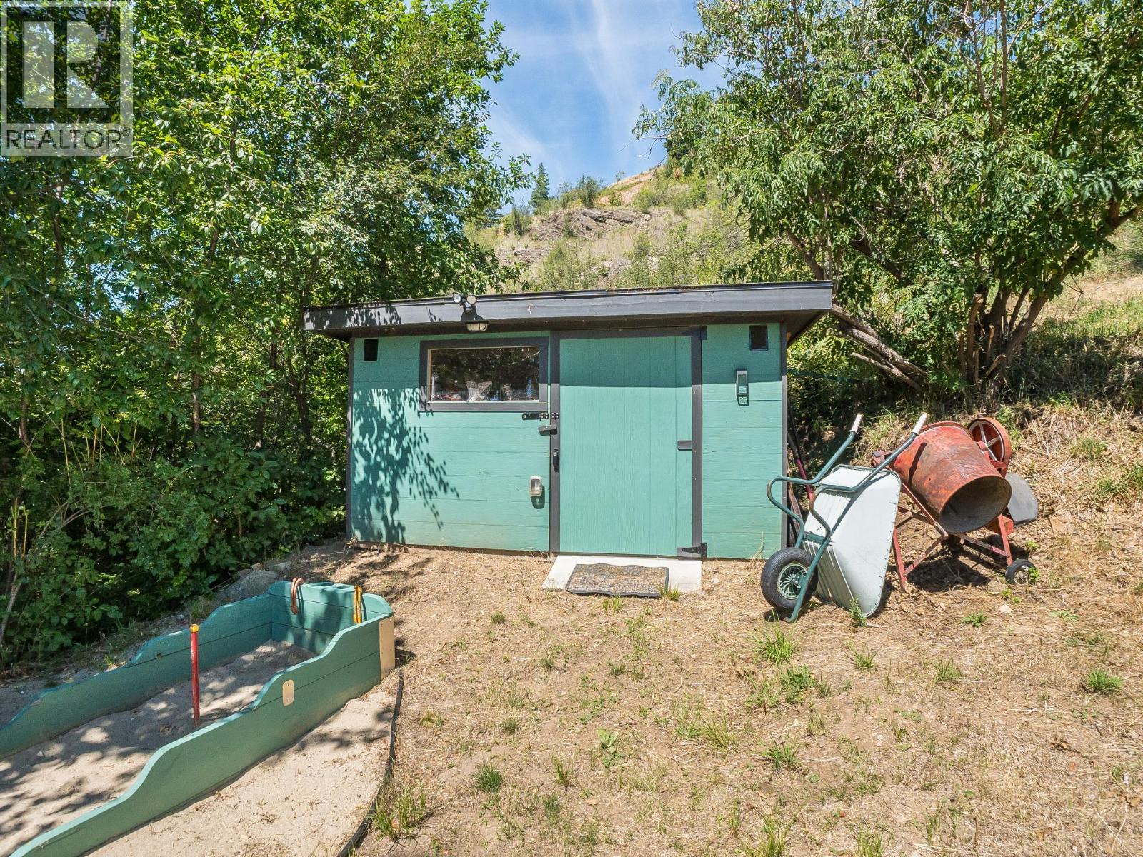 160 10th Avenue, Montrose, British Columbia  V0G 1P0 - Photo 79 - 10394364