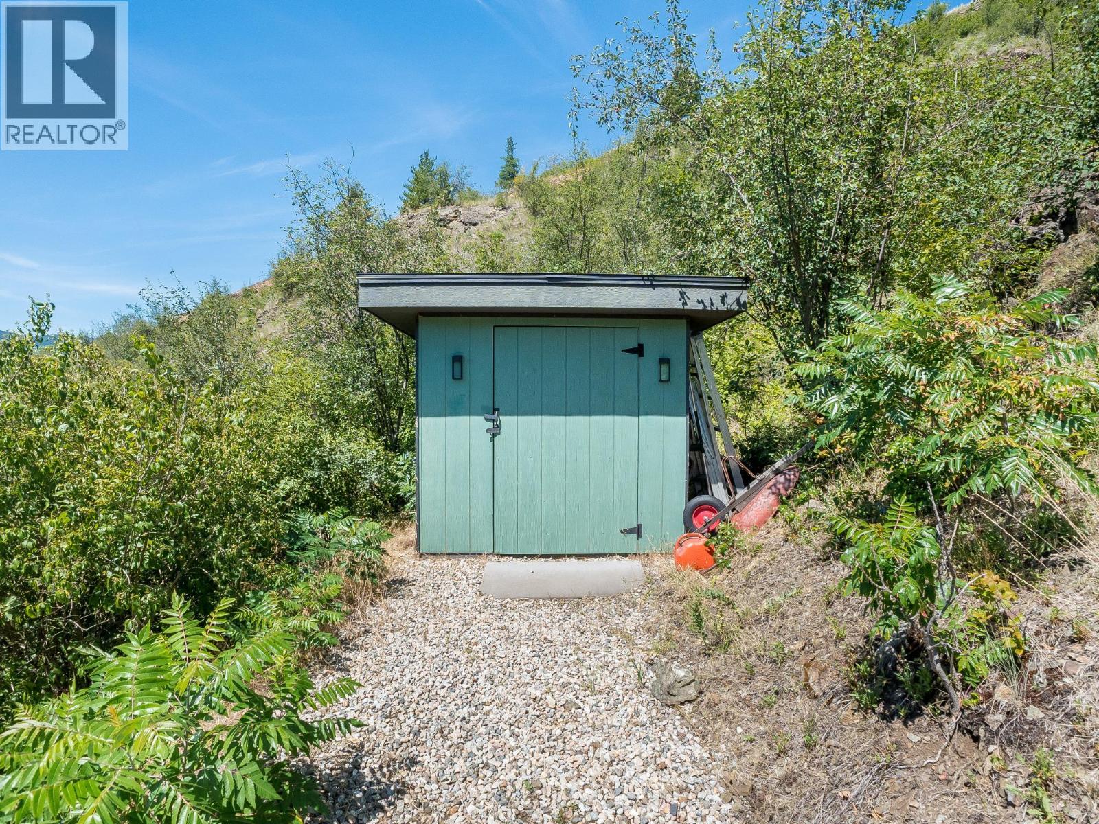 160 10th Avenue, Montrose, British Columbia  V0G 1P0 - Photo 80 - 10394364
