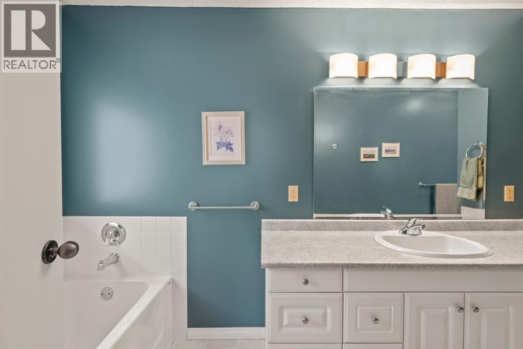 203 Silver Valley Boulevard NW, Calgary, Alberta  T3B 4B7 - Photo 35 - A2333835