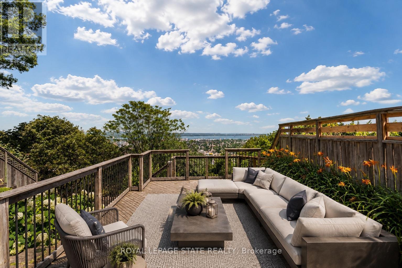 91 Mountain Park Avenue, Hamilton, Ontario  L9A 1A1 - Photo 3 - X12846604