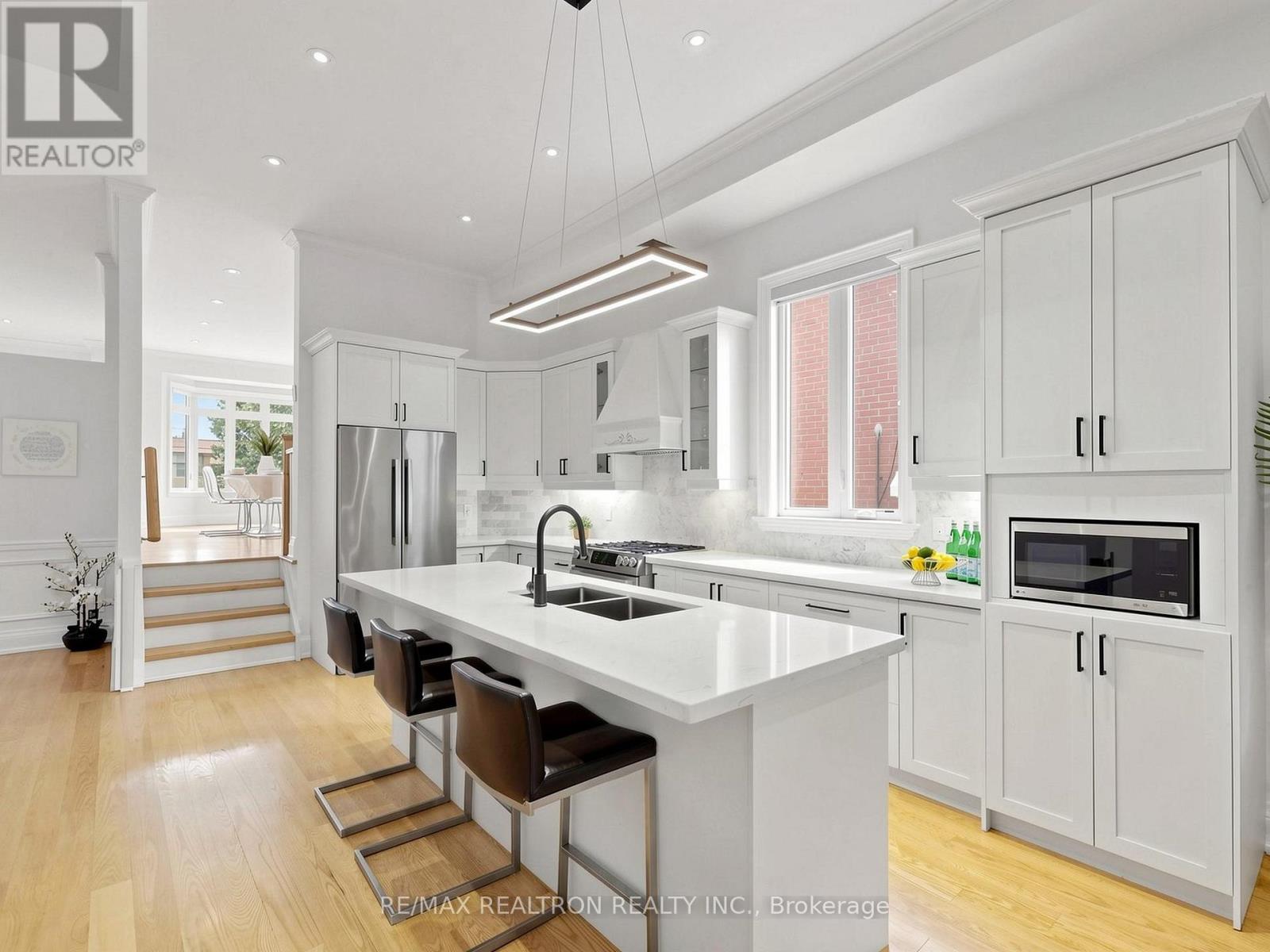 402 Glen Park Avenue, Toronto, Ontario  M6B 2E5 - Photo 13 - W13645842