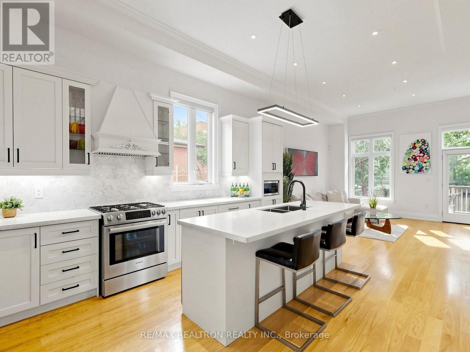402 Glen Park Avenue, Toronto, Ontario  M6B 2E5 - Photo 15 - W13645842