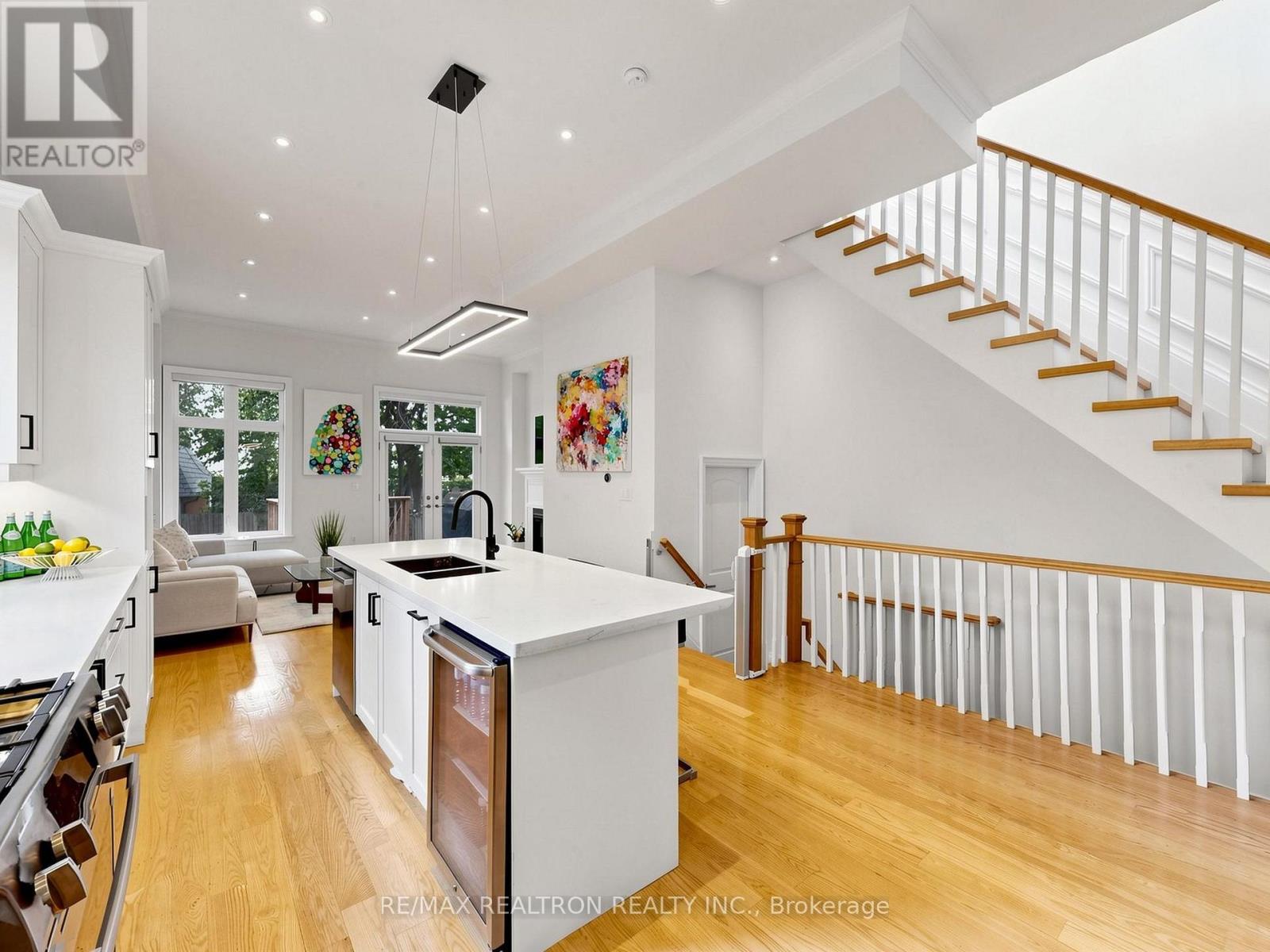 402 Glen Park Avenue, Toronto, Ontario  M6B 2E5 - Photo 17 - W13645842