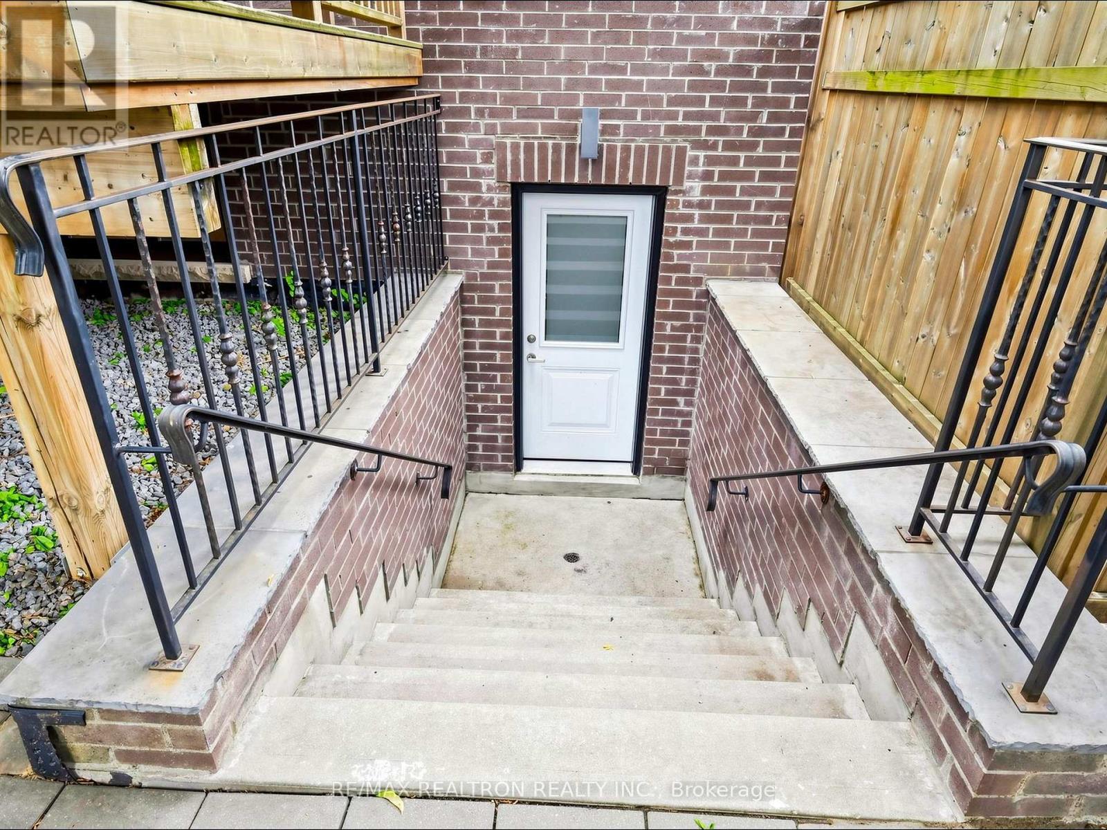 402 Glen Park Avenue, Toronto, Ontario  M6B 2E5 - Photo 46 - W13645842
