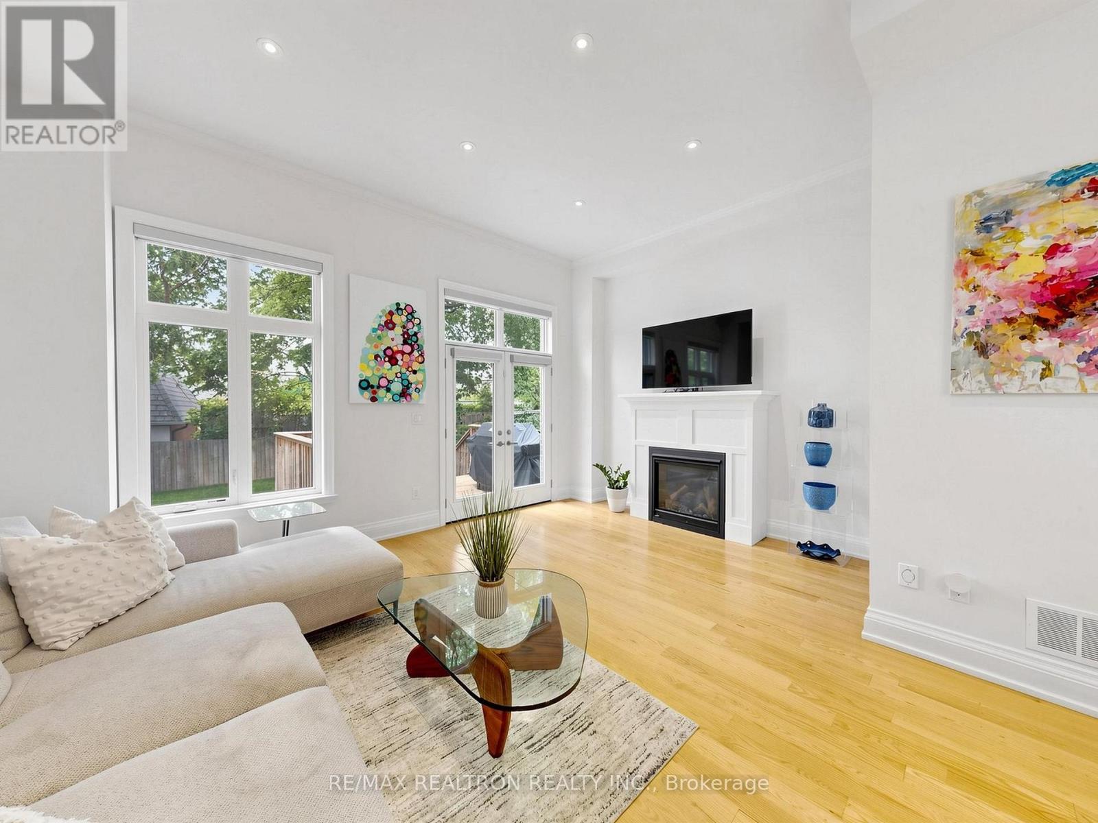 402 Glen Park Avenue, Toronto, Ontario  M6B 2E5 - Photo 8 - W13645842