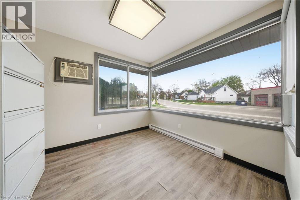 50 King George Road Unit# 3, Brantford, Ontario  N3R 5K7 - Photo 4 - 40825502