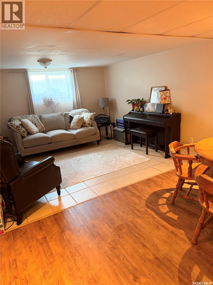 415 9th Avenue E, Meadow Lake, Saskatchewan  S9X 1H1 - Photo 29 - SK044661