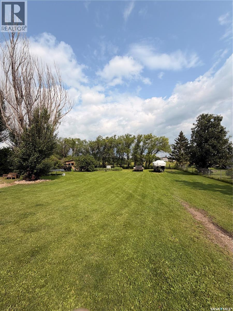 415 9th Avenue E, Meadow Lake, Saskatchewan  S9X 1H1 - Photo 3 - SK044661
