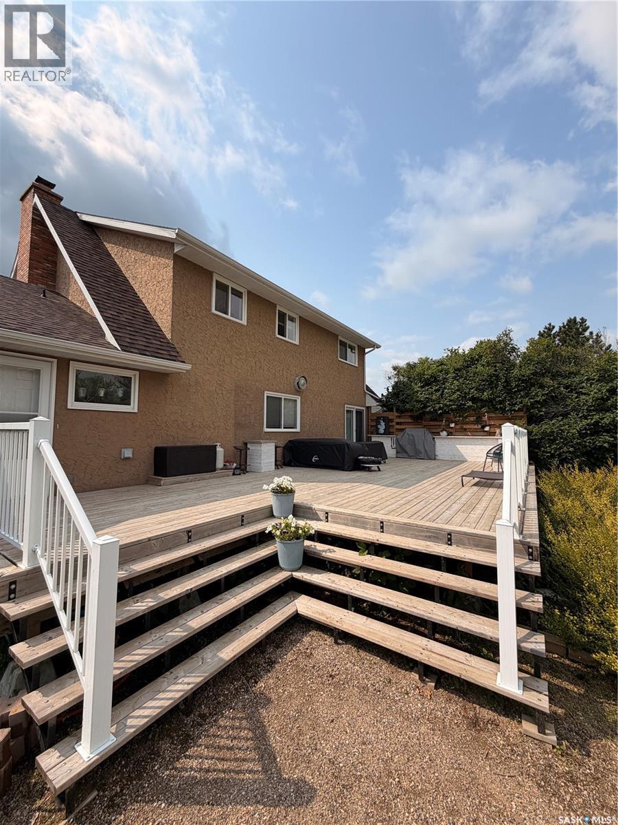 415 9th Avenue E, Meadow Lake, Saskatchewan  S9X 1H1 - Photo 8 - SK044661
