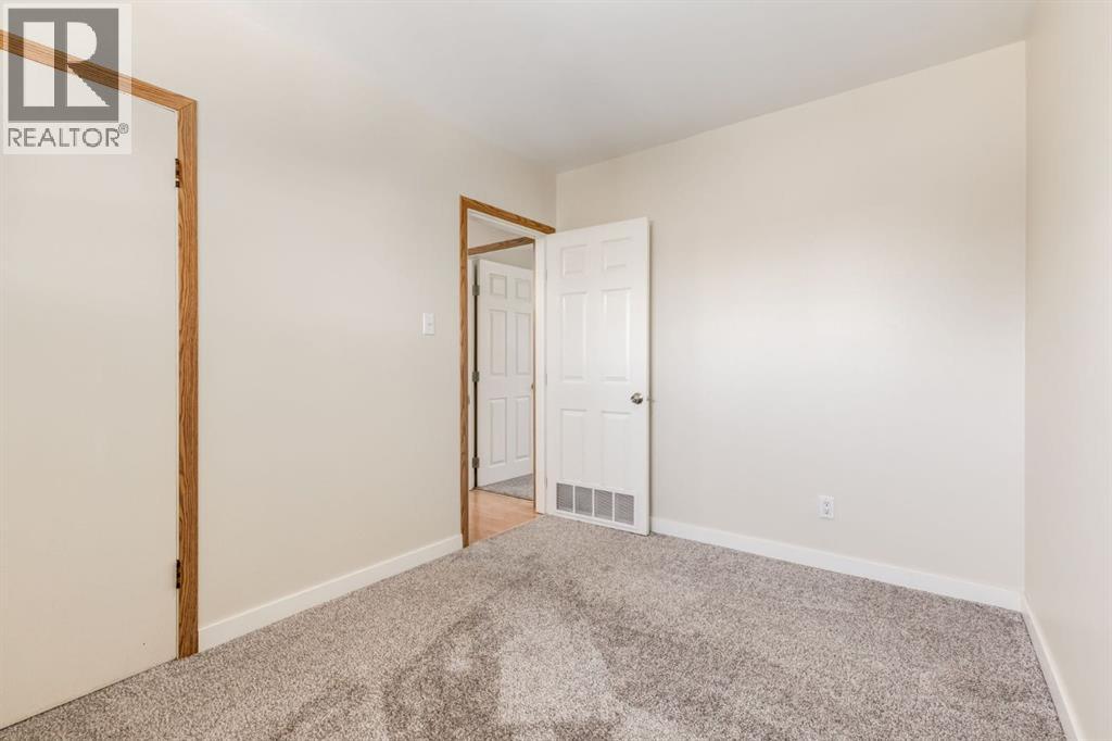 2024 43 Street Se, Calgary, Alberta  T2B 1H4 - Photo 10 - A2324699