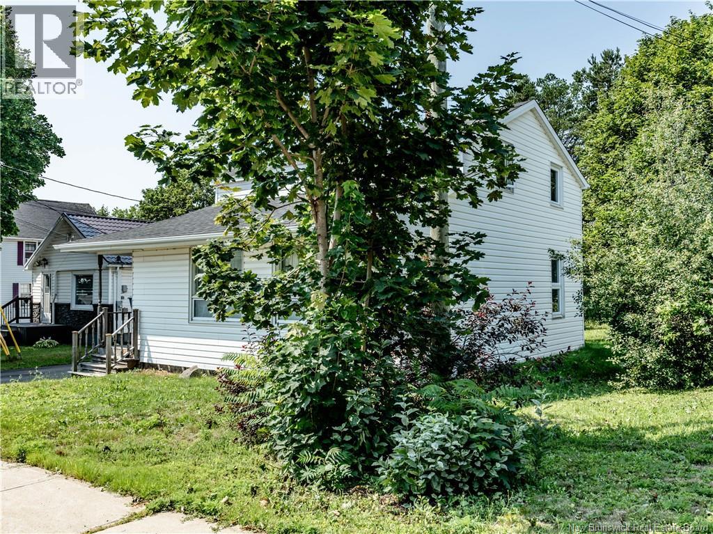 662 Evangeline, Dieppe, New Brunswick  E1A 1Z7 - Photo 3 - NB145307