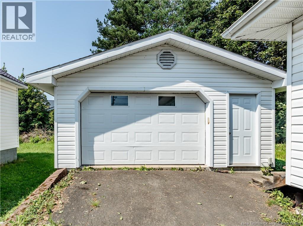 662 Evangeline, Dieppe, New Brunswick  E1A 1Z7 - Photo 4 - NB145307