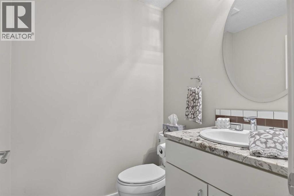 12 Wood Crescent SW, Calgary, Alberta  T2W 4B4 - Photo 22 - A2325999