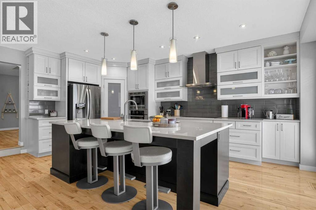 12 Wood Crescent SW, Calgary, Alberta