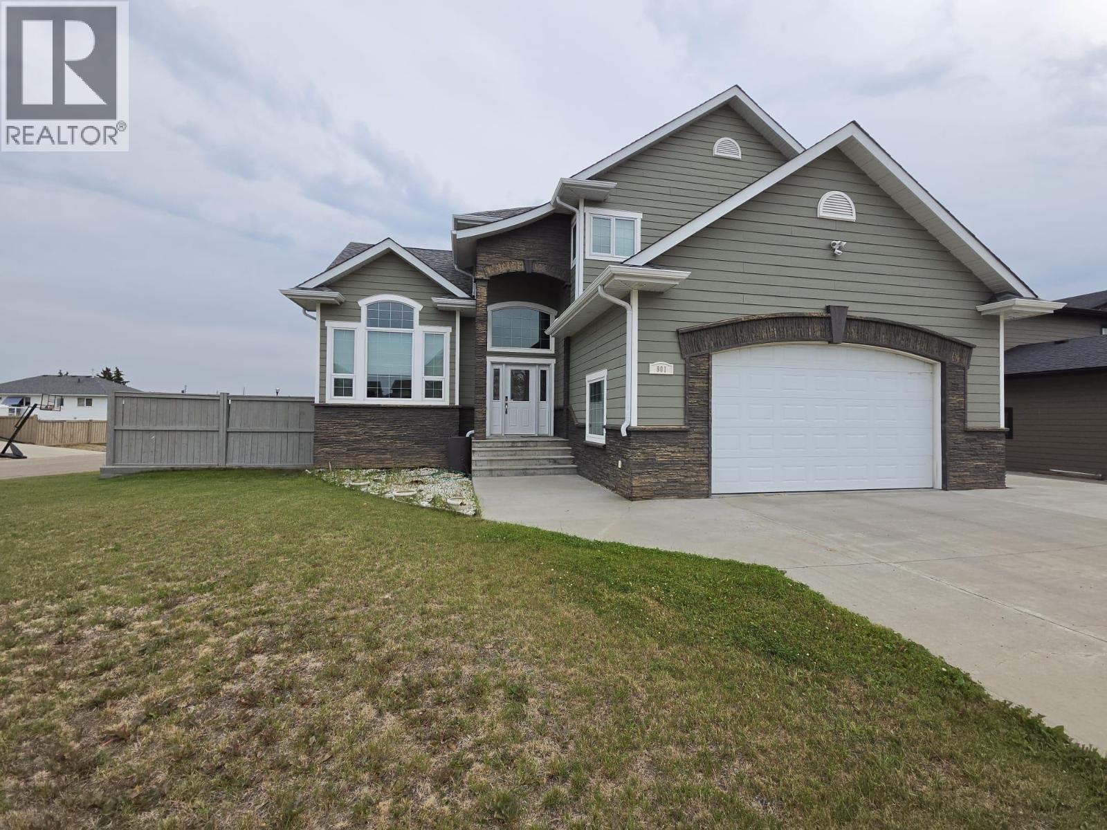 901 89 Avenue, Dawson Creek, British Columbia