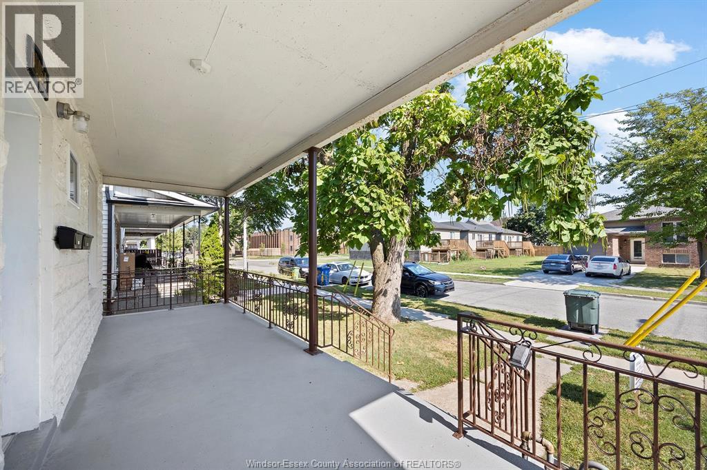 1056-1060 Niagara, Windsor, Ontario  N9A 3V2 - Photo 4 - 26019076