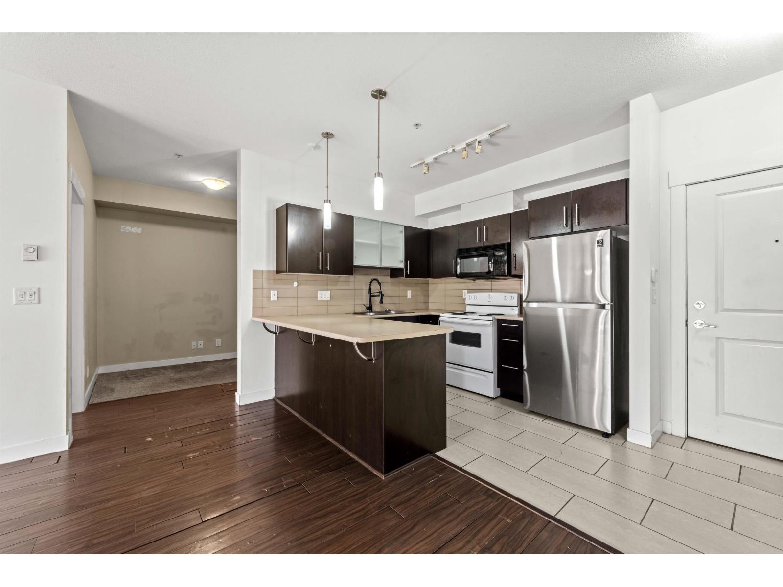 111 33545 Rainbow Avenue, Abbotsford, British Columbia  V2S 1Z6 - Photo 2 - R3153368