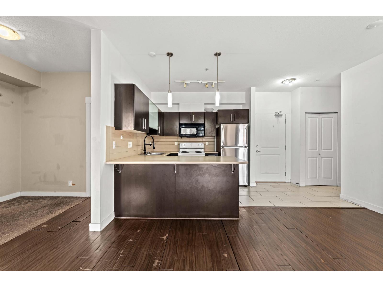 111 33545 Rainbow Avenue, Abbotsford, British Columbia  V2S 1Z6 - Photo 3 - R3153368
