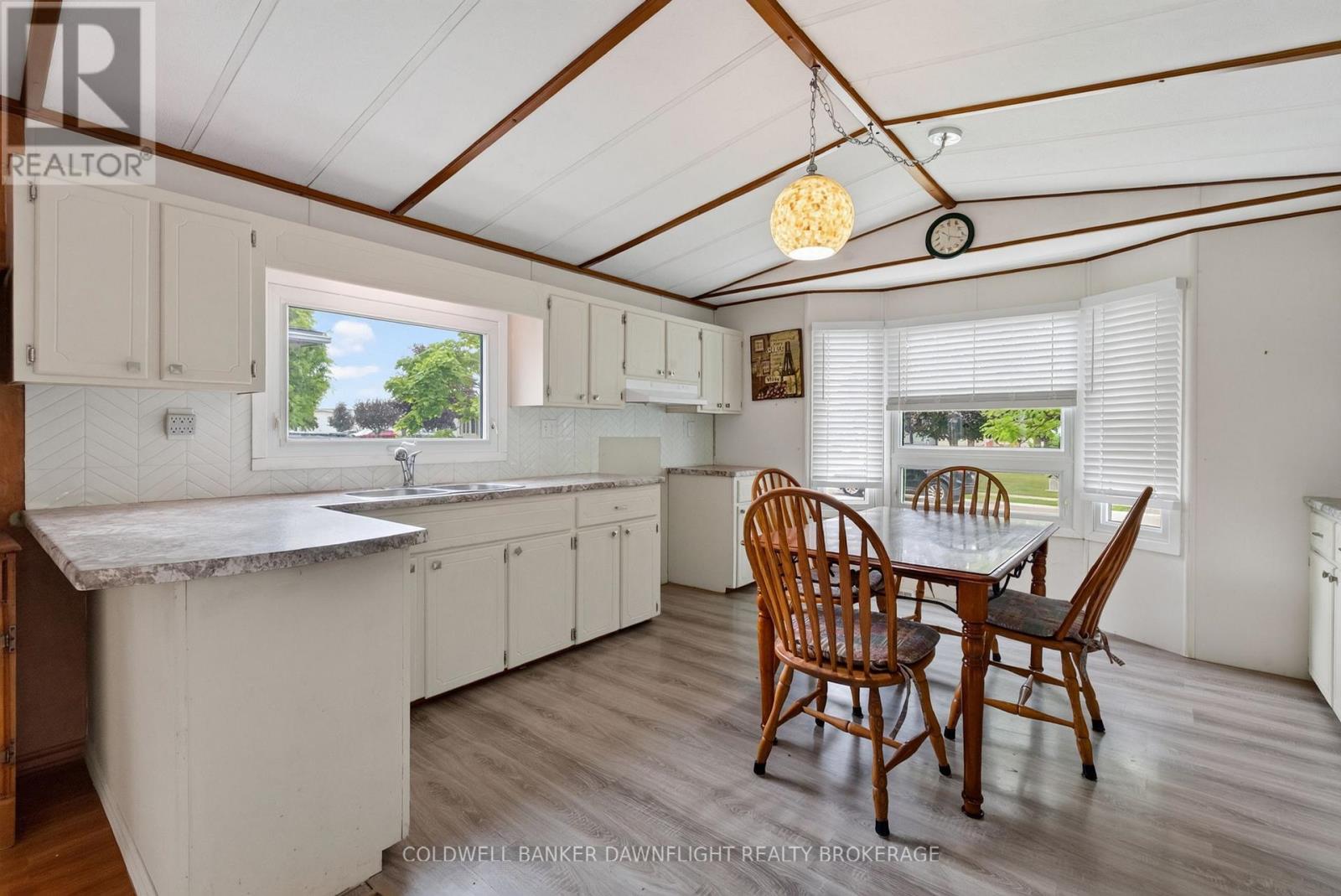 20 Redford Drive, South Huron, Ontario  N0M 1S3 - Photo 9 - X13645996