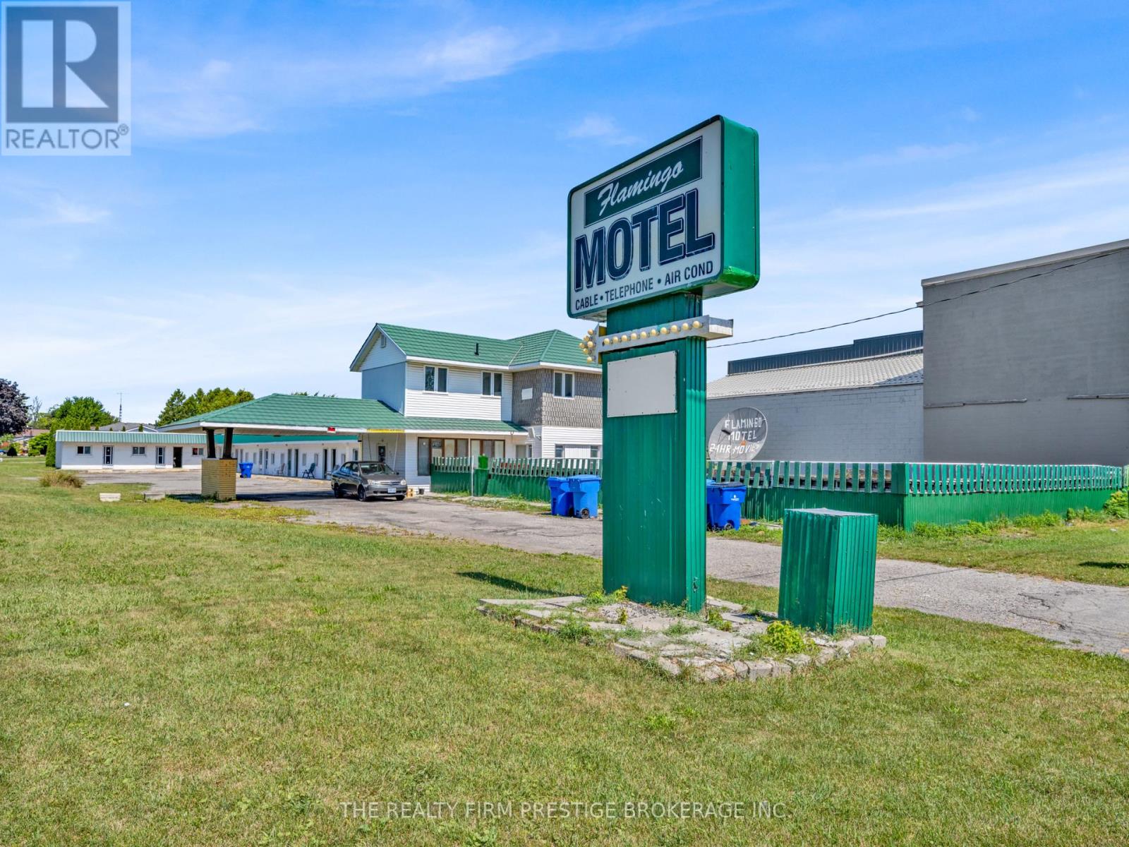 421 GRAND AVENUE E, Chatham-Kent, Ontario