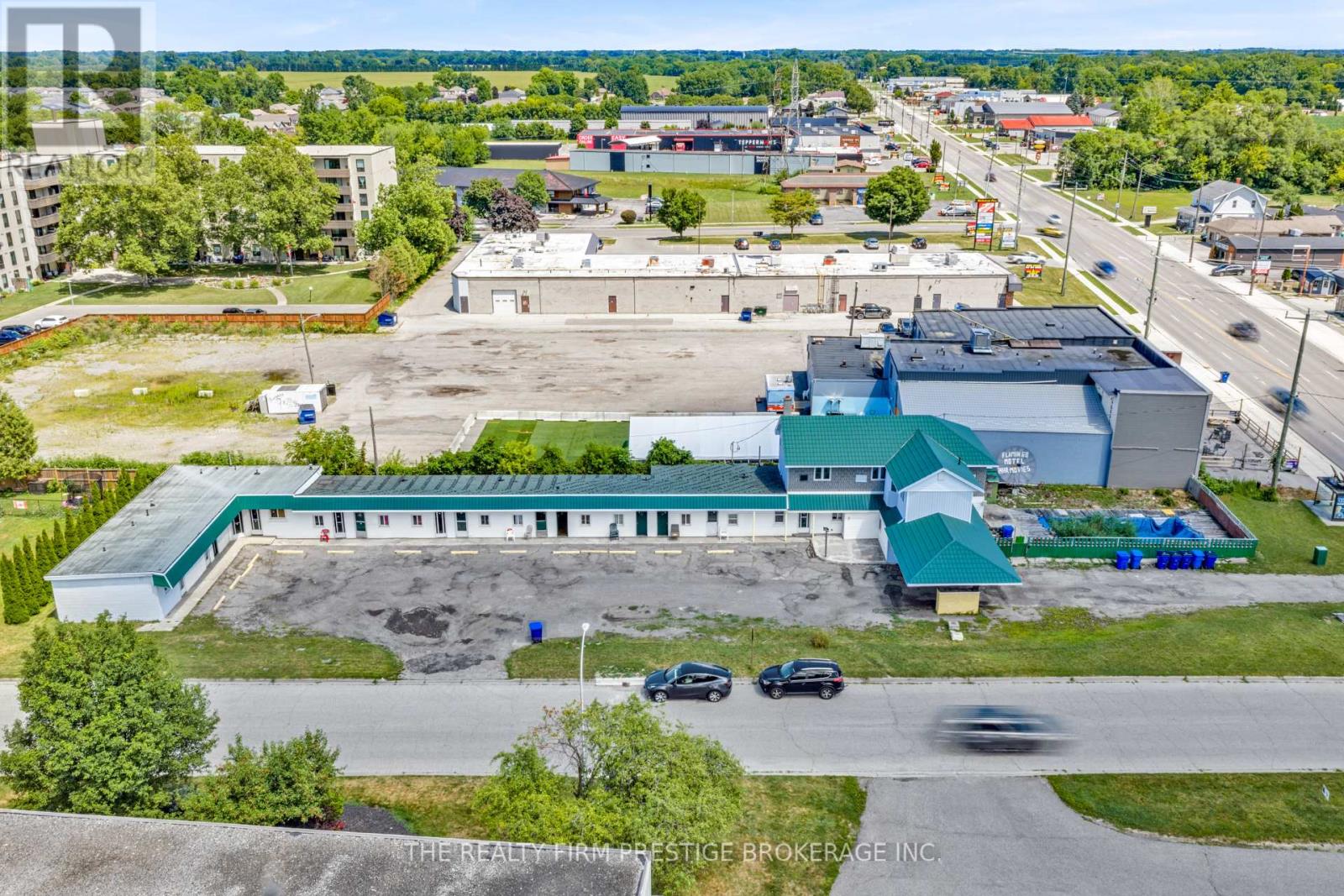 421 Grand Avenue E, Chatham-Kent, Ontario  N7L 1X4 - Photo 2 - X13646154