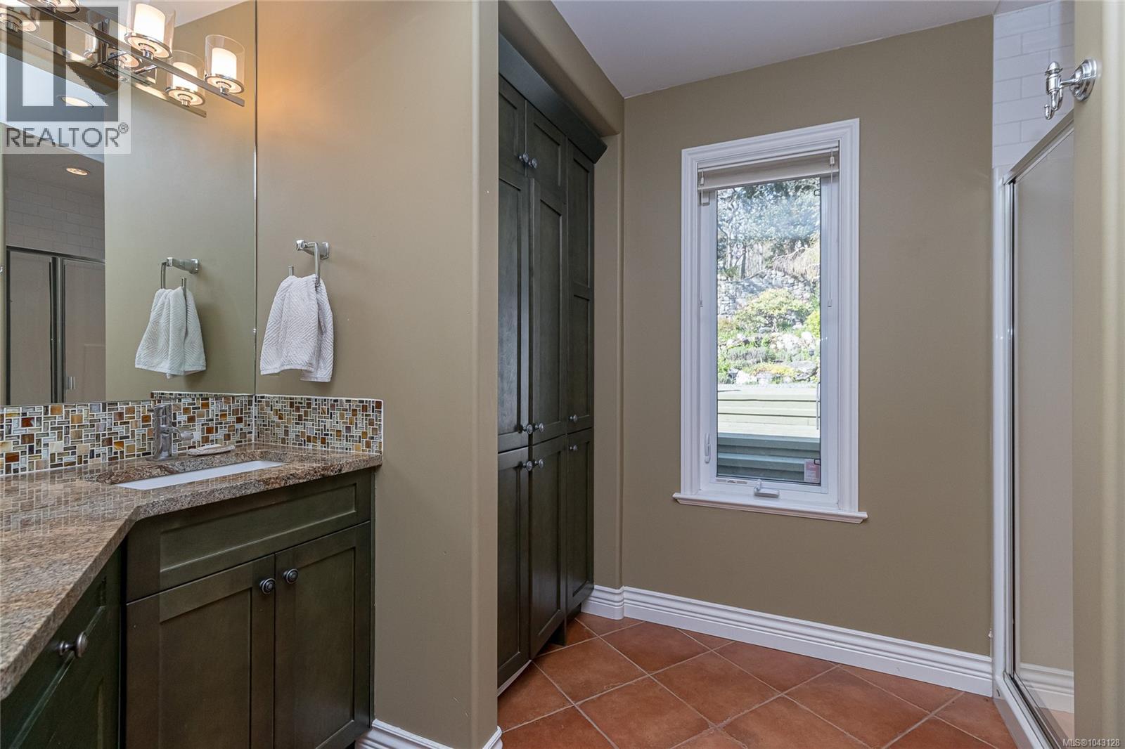 1184 Clovelly Terr, Saanich, British Columbia  V8P 1V6 - Photo 37 - 1043128