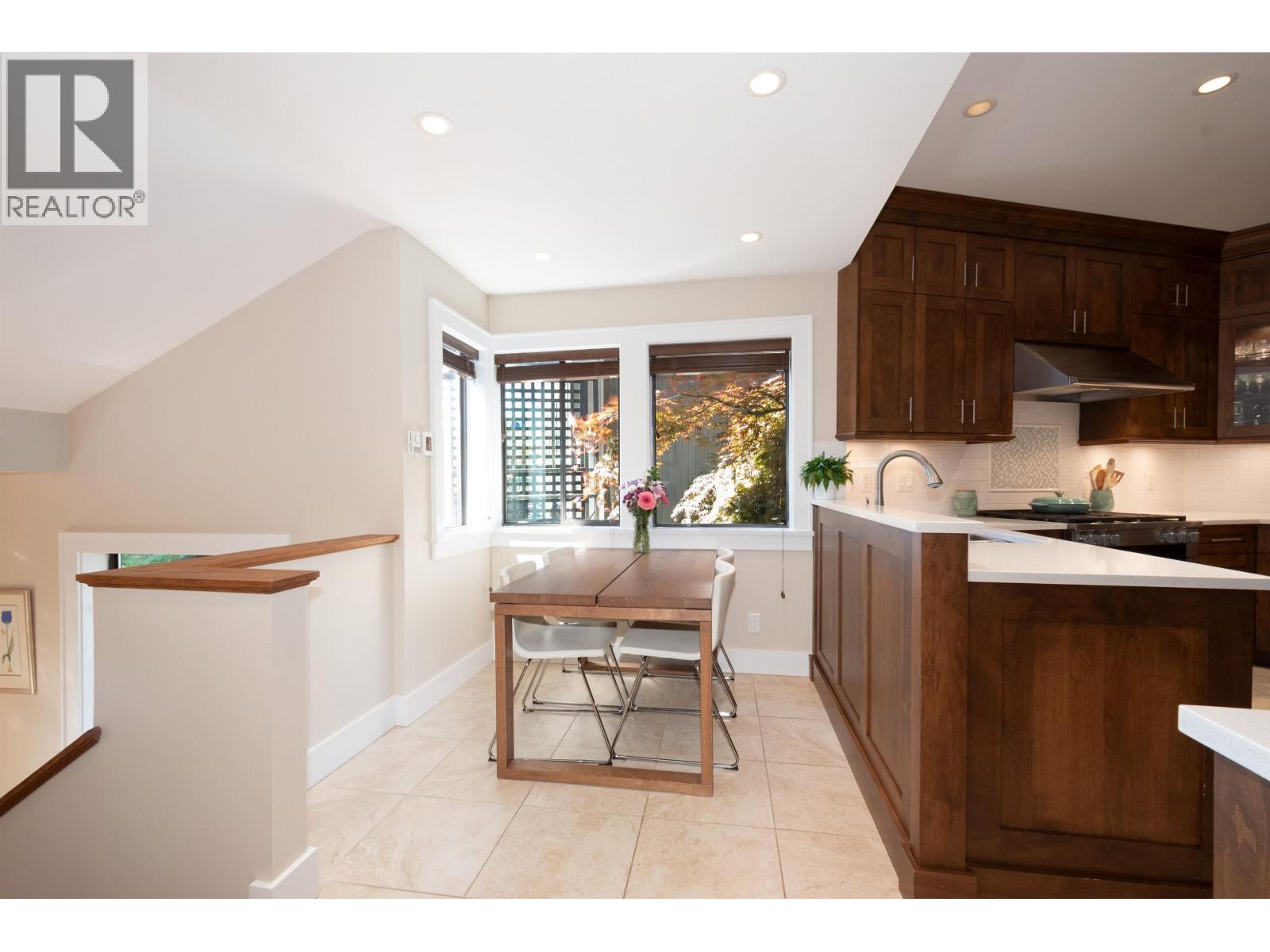 2643 Panorama Drive, North Vancouver, British Columbia  V7G 1V7 - Photo 6 - R3126899
