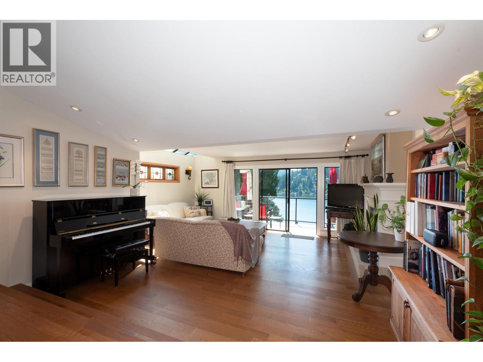 2643 Panorama Drive, North Vancouver, British Columbia  V7G 1V7 - Photo 10 - R3126899