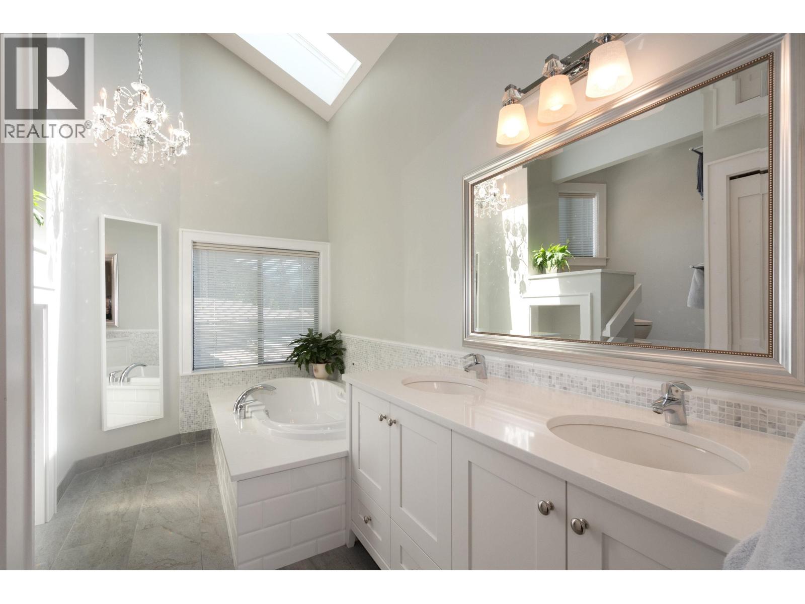 2643 Panorama Drive, North Vancouver, British Columbia  V7G 1V7 - Photo 27 - R3126899