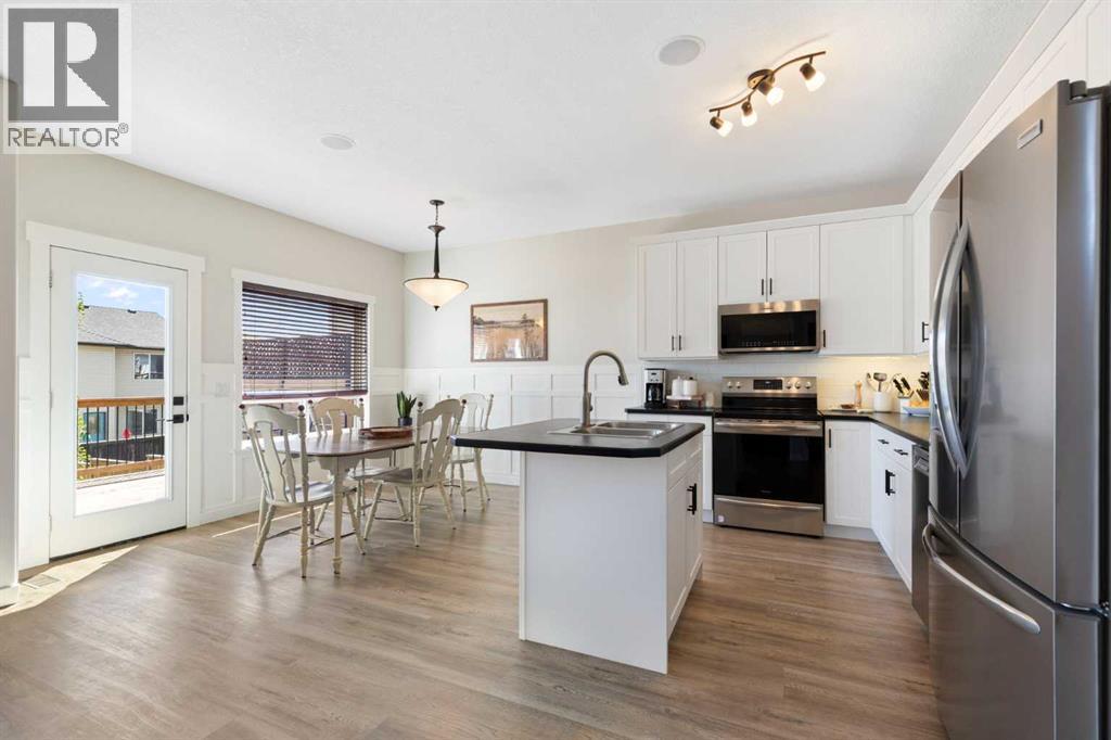 590 Coopers Drive SW, Airdrie, Alberta  T4B 3M4 - Photo 20 - A2329843
