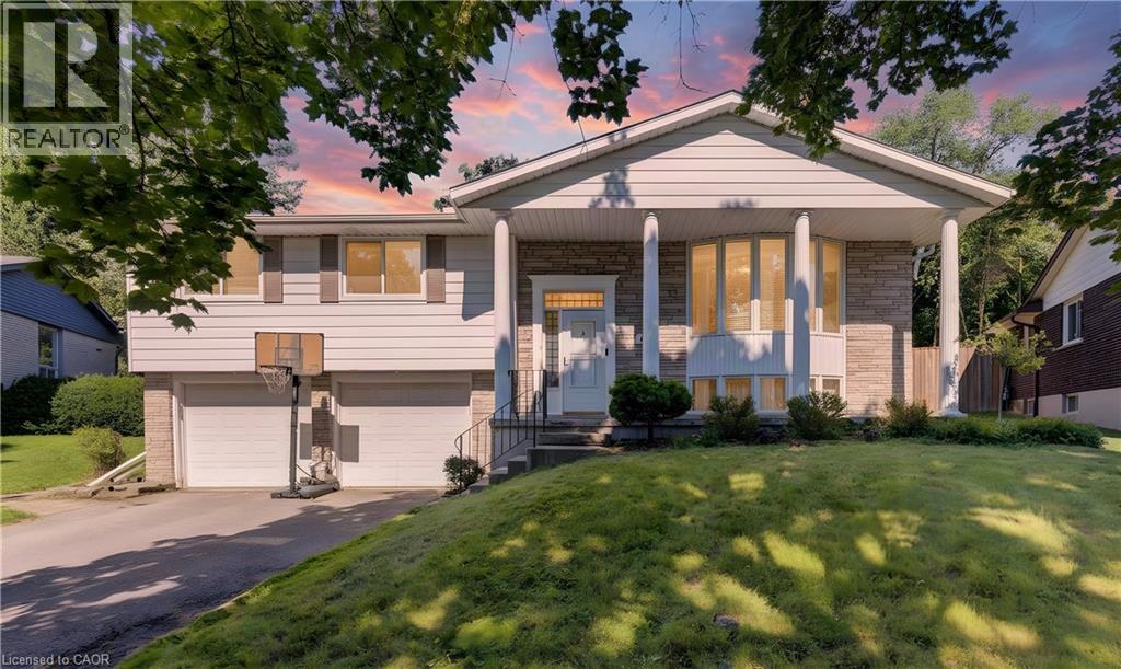 106 AUTUMN HILL Crescent, Kitchener, Ontario