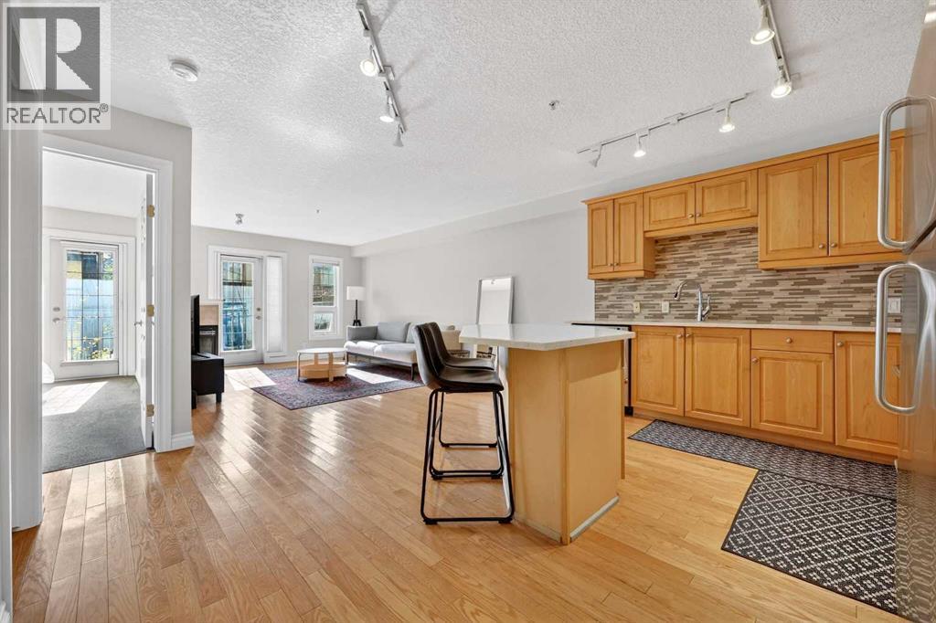 208, 630 10 Street NW, Calgary, Alberta  T2N 1W3 - Photo 3 - A2334463