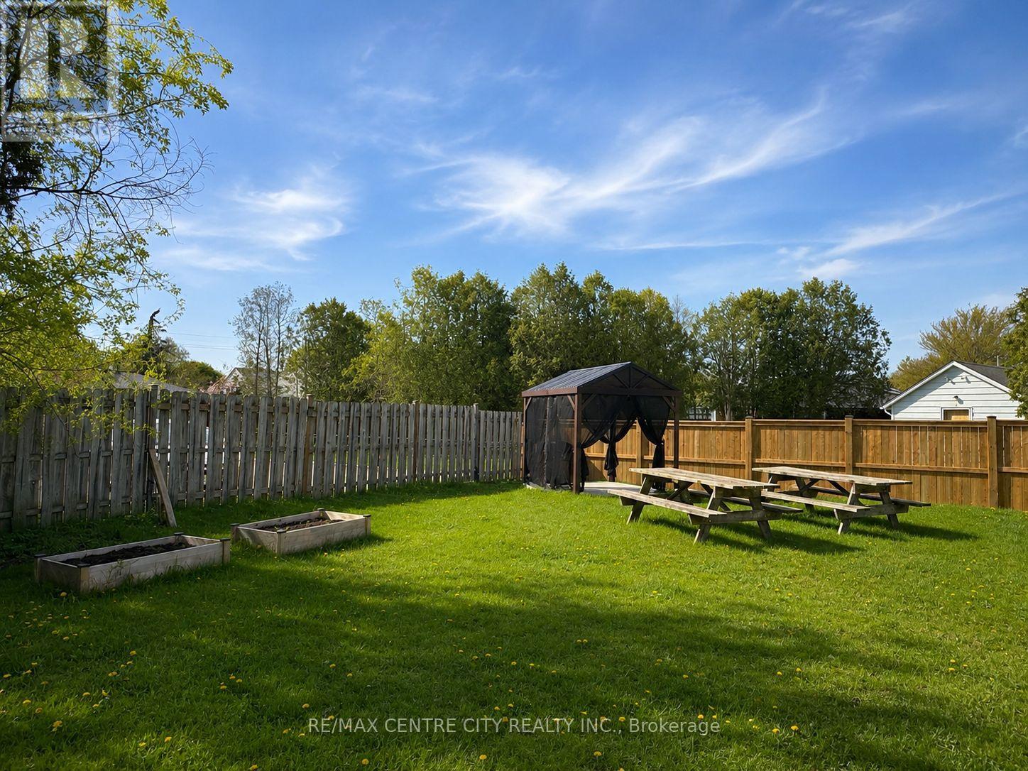 11 - 232 Elm Street, St. Thomas, Ontario  N5R 1J5 - Photo 27 - X12542582