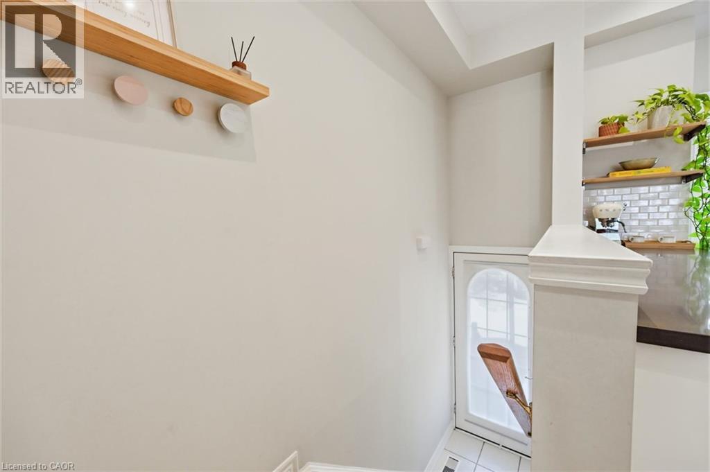 678 Rowley Common, Burlington, Ontario  L7L 0A5 - Photo 4 - 40853508