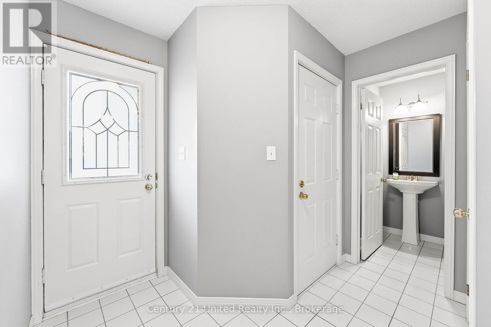 116 Avondale Drive, Clarington, Ontario  L1E 3A3 - Photo 6 - E13646016