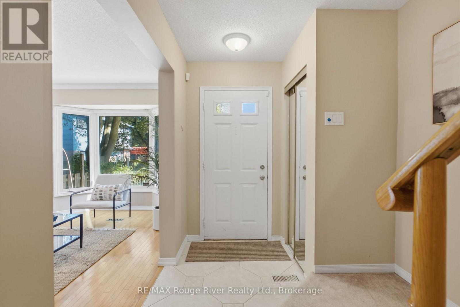 692 Avery Court, Oshawa, Ontario  L1K 1S8 - Photo 2 - E13646022