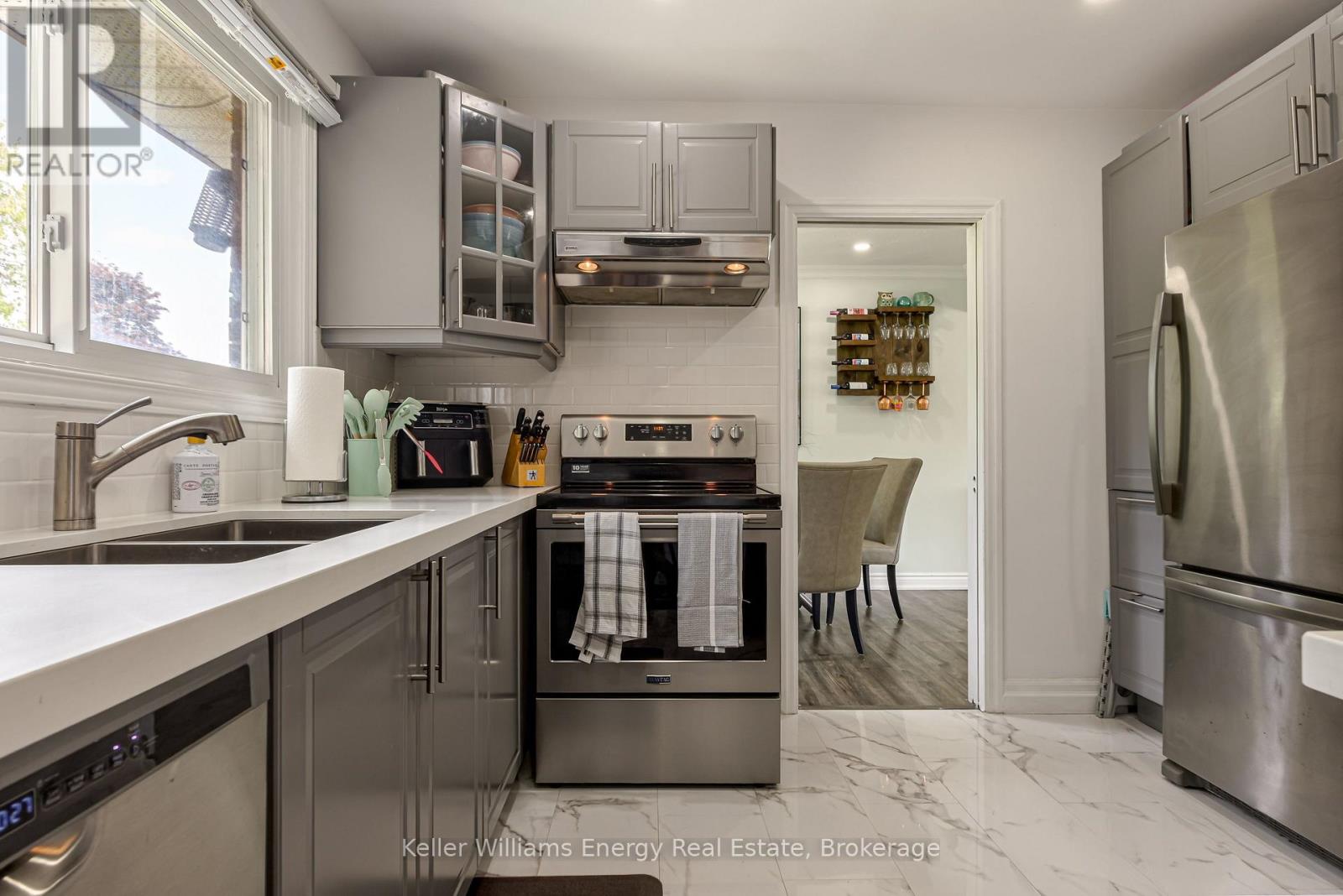 405 Bernhard Crescent, Oshawa, Ontario  L1G 2B7 - Photo 14 - E13646036