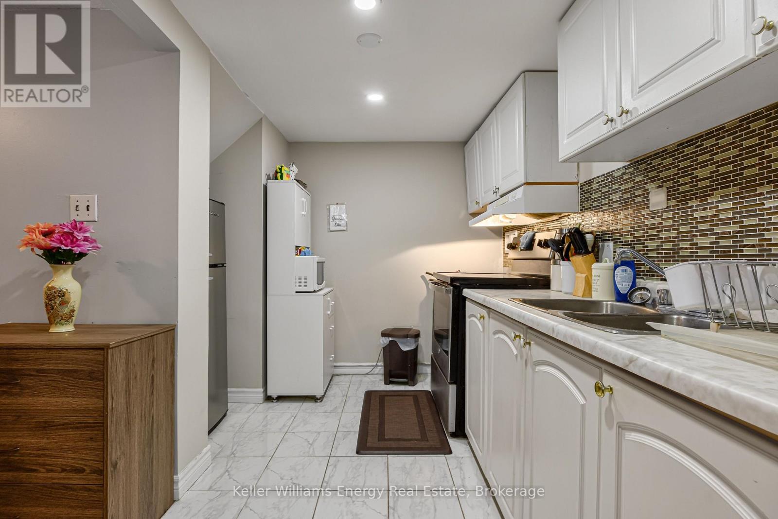 405 Bernhard Crescent, Oshawa, Ontario  L1G 2B7 - Photo 28 - E13646036
