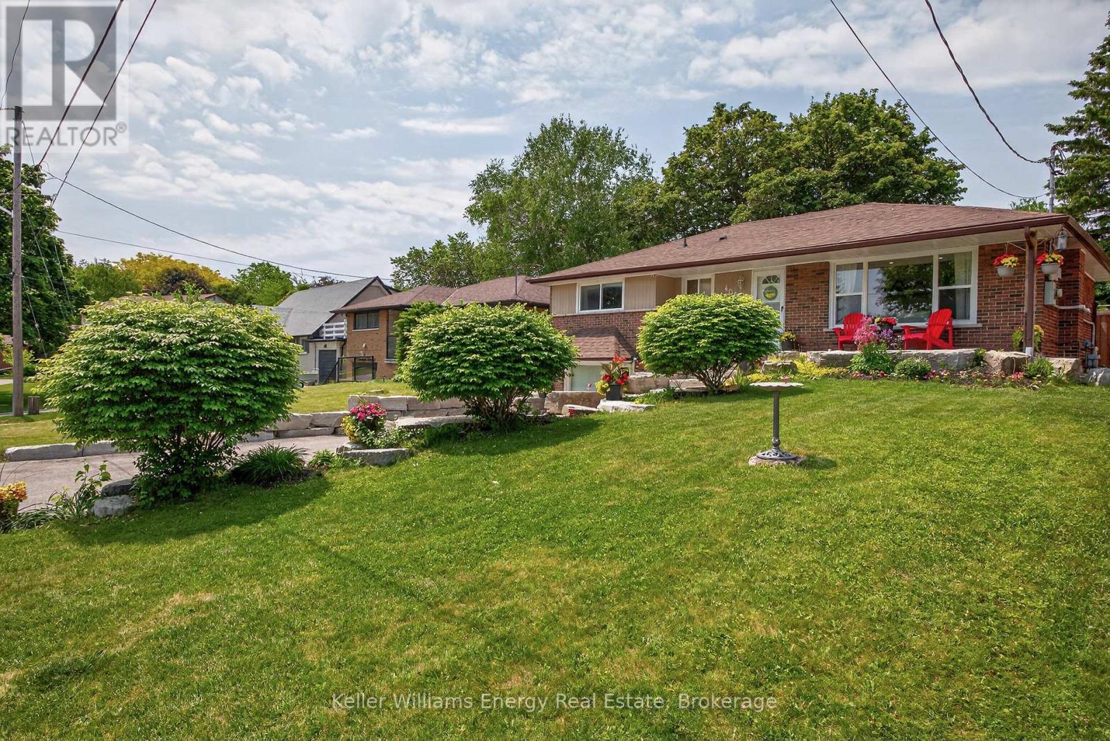 405 Bernhard Crescent, Oshawa, Ontario  L1G 2B7 - Photo 3 - E13646036