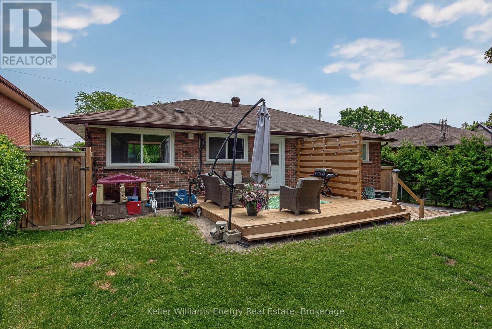 405 Bernhard Crescent, Oshawa, Ontario  L1G 2B7 - Photo 37 - E13646036