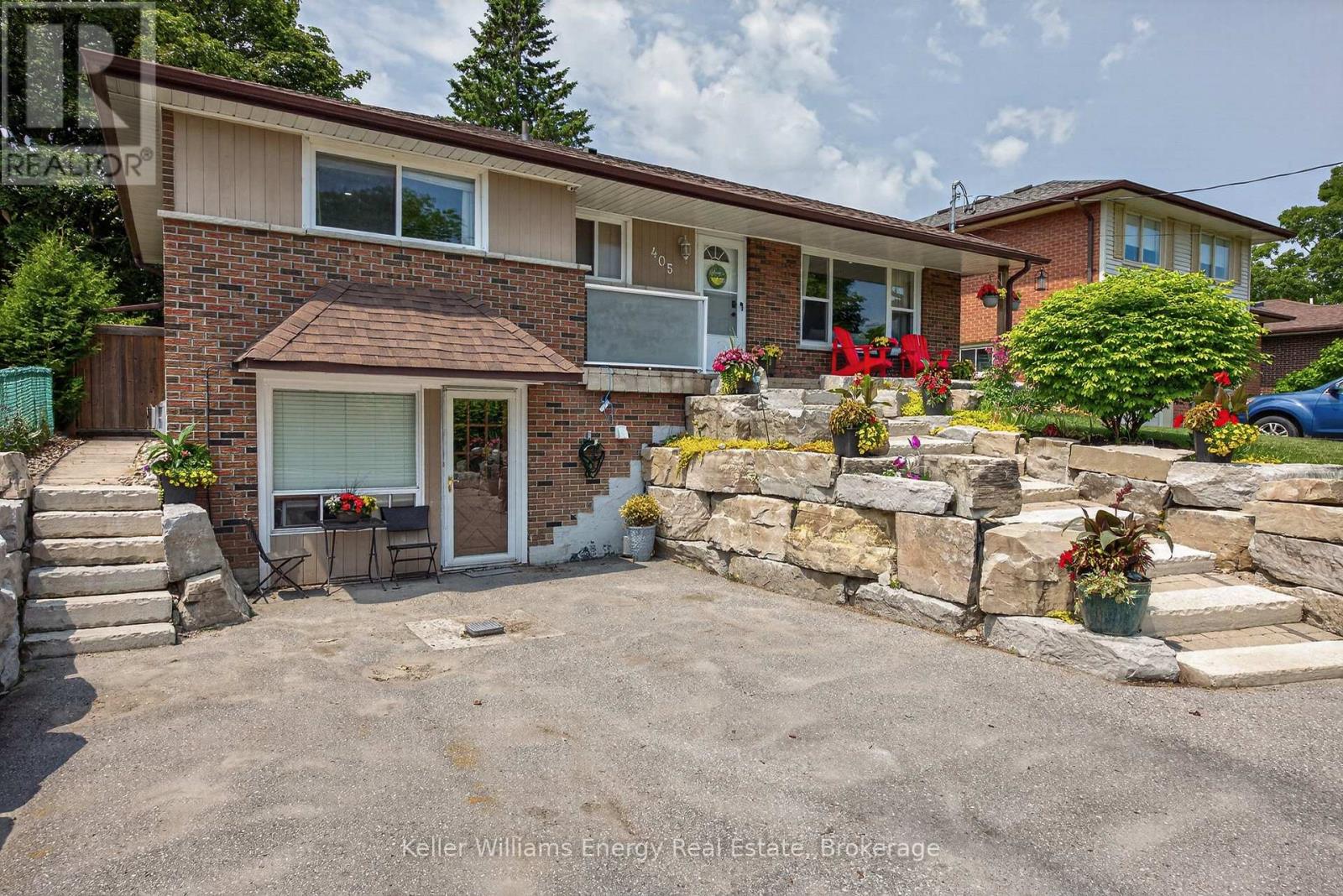 405 Bernhard Crescent, Oshawa, Ontario  L1G 2B7 - Photo 5 - E13646036