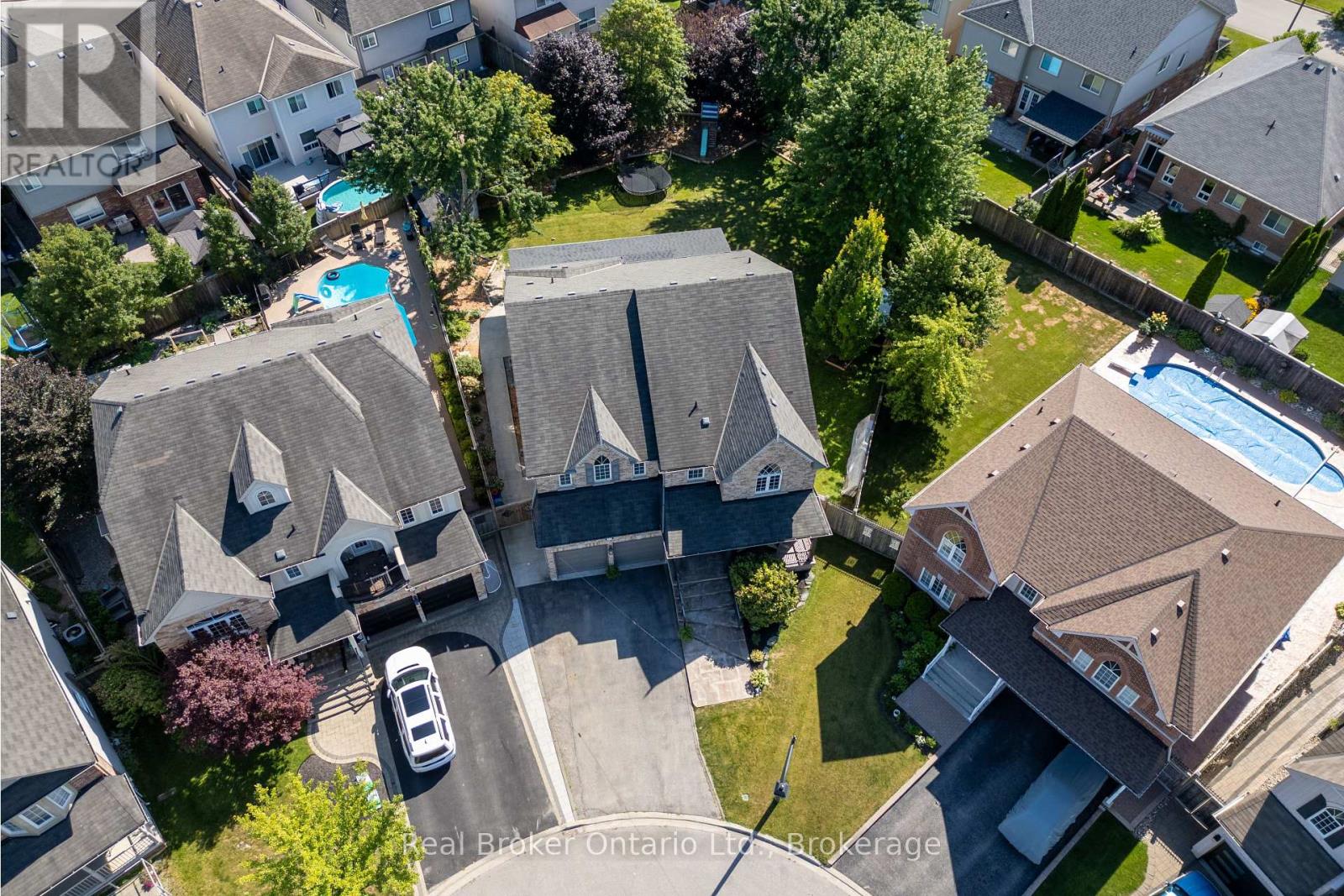 51 Brough Court, Clarington, Ontario  L1C 0B7 - Photo 3 - E13646222