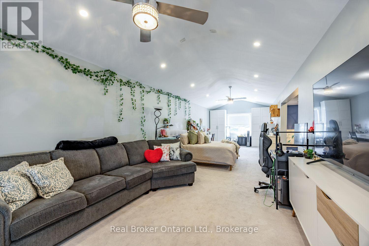 51 Brough Court, Clarington, Ontario  L1C 0B7 - Photo 34 - E13646222
