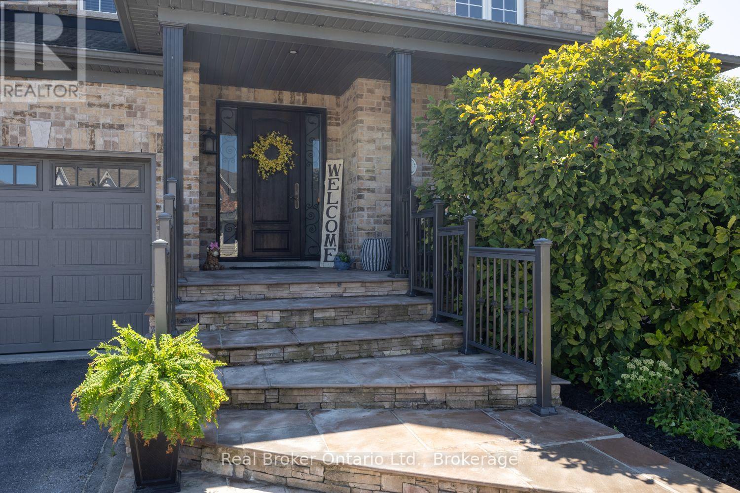 51 Brough Court, Clarington, Ontario  L1C 0B7 - Photo 5 - E13646222