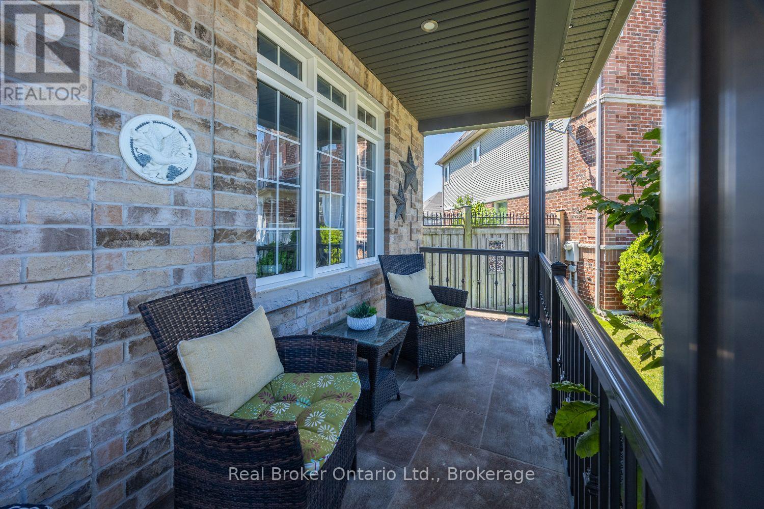 51 Brough Court, Clarington, Ontario  L1C 0B7 - Photo 6 - E13646222