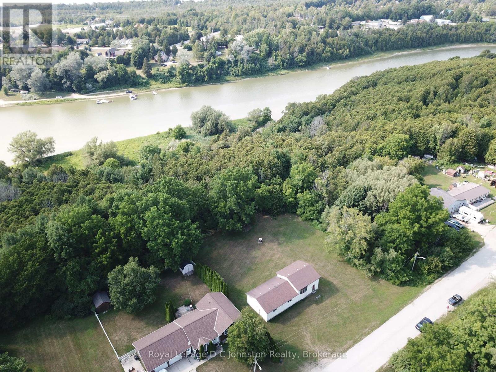 270 Edward Street, Saugeen Shores, Ontario  N0H 2L0 - Photo 2 - X13646126