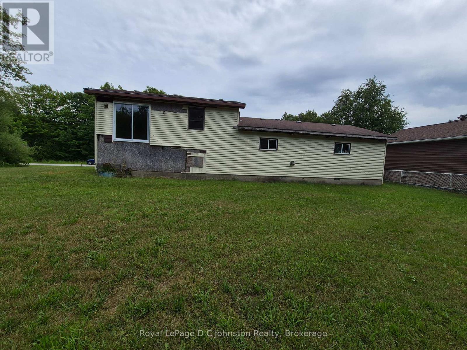 270 Edward Street, Saugeen Shores, Ontario  N0H 2L0 - Photo 6 - X13646126